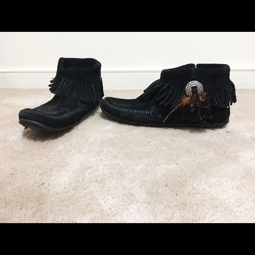 Minnetonka Feather Fringe Ankle Boots Concho Boot